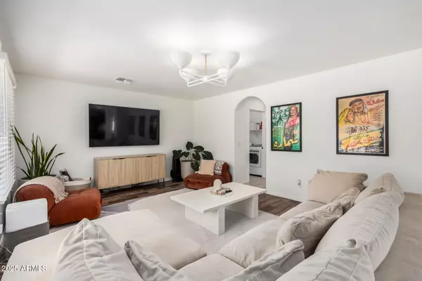 Phoenix, AZ 85042,2746 E FAWN Drive