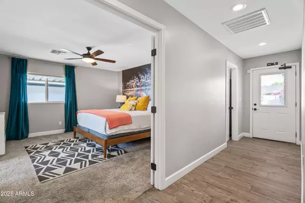 Scottsdale, AZ 85251,8214 E MEADOWBROOK Avenue