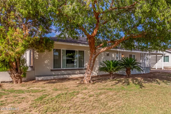 728 E STATE Avenue, Phoenix, AZ 85020