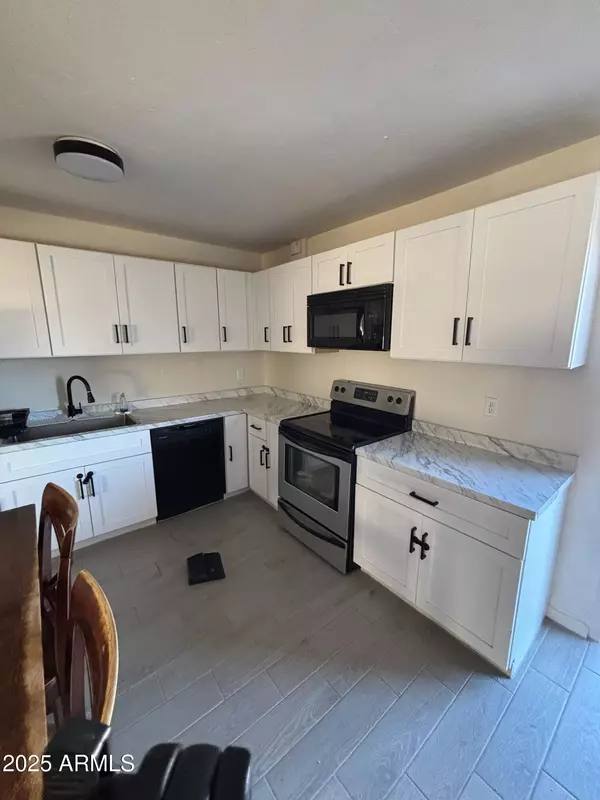 Phoenix, AZ 85033,3007 N 81st Avenue