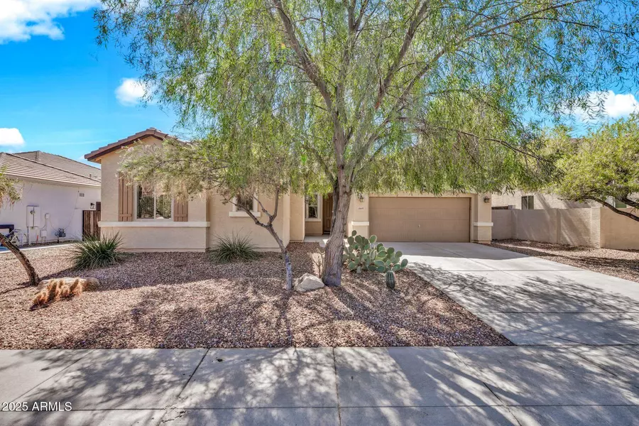 18607 W CINNABAR Avenue, Waddell, AZ 85355