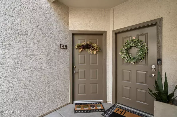 Phoenix, AZ 85054,6900 E Princess Drive #1247