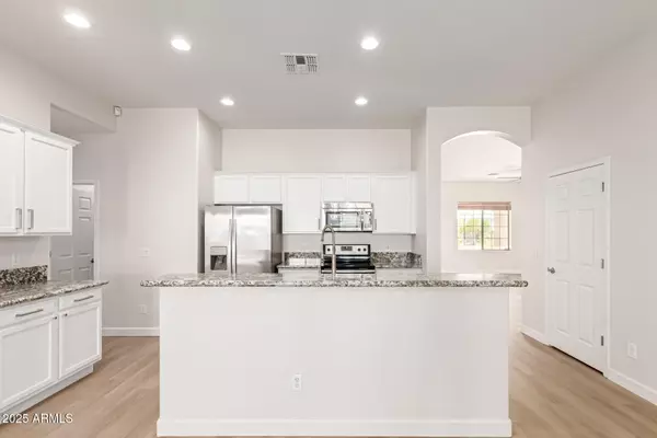 Litchfield Park, AZ 85340,5516 N LAGUNA Drive