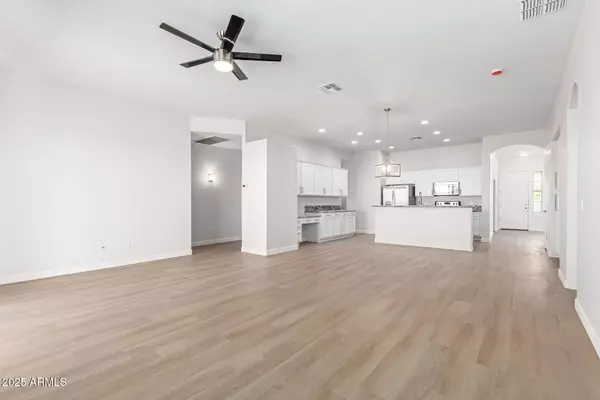 Litchfield Park, AZ 85340,5516 N LAGUNA Drive