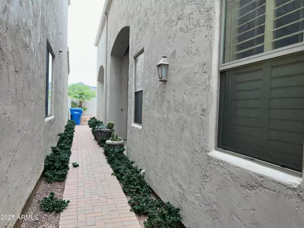 Phoenix, AZ 85020,8131 N 13TH Way