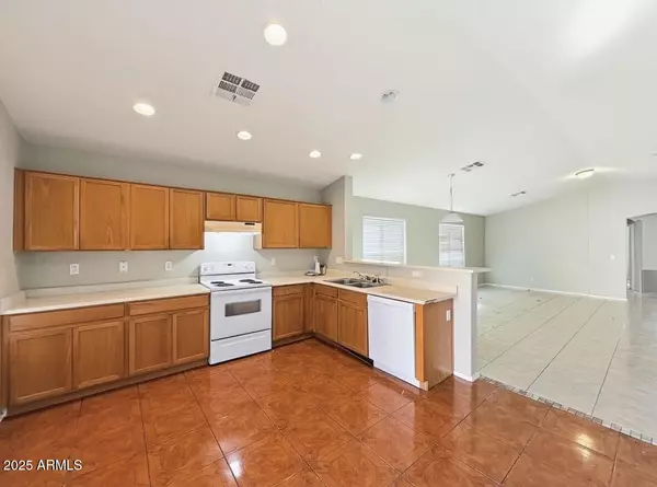 Phoenix, AZ 85043,7208 W WARNER Street