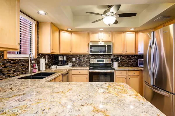 Phoenix, AZ 85032,12212 N PARADISE VILLAGE Parkway S #445