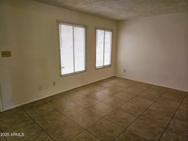Tempe, AZ 85283,6557 S LA ROSA Drive