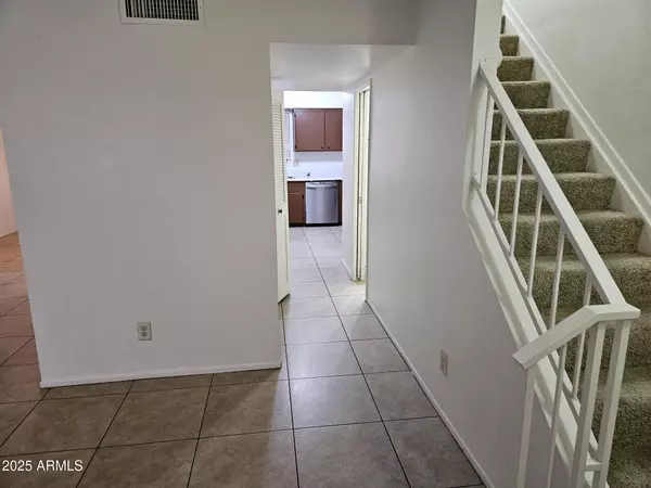 Tempe, AZ 85283,6557 S LA ROSA Drive