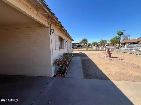 Phoenix, AZ 85033,7511 W CLARENDON Avenue