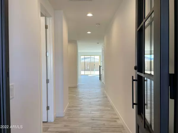 Phoenix, AZ 85054,21623 N 59TH Street