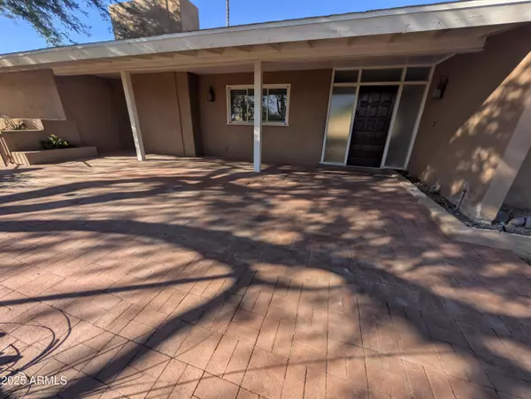 Paradise Valley, AZ 85253,4002 E MCDONALD Drive