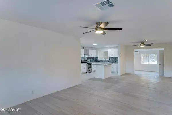 Phoenix, AZ 85013,4522 N 14TH Avenue