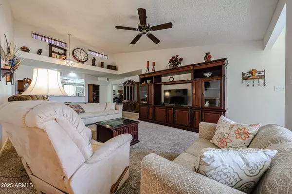 16739 E EL LAGO Boulevard #204, Fountain Hills, AZ 85268
