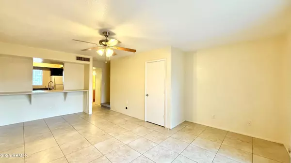 Phoenix, AZ 85032,2834 E Kathleen Road #103