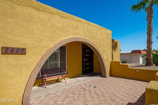 Phoenix, AZ 85028,2440 E YUCCA Street