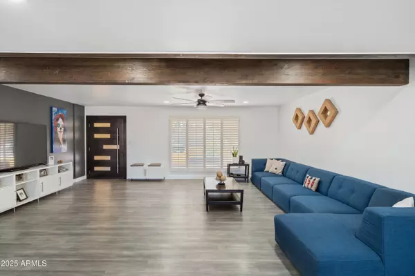 Phoenix, AZ 85028,2440 E YUCCA Street