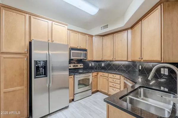 Phoenix, AZ 85014,5303 N 7TH Street #105