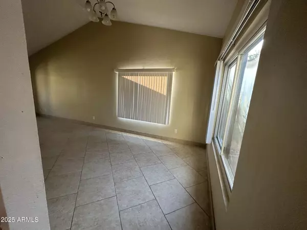 Glendale, AZ 85308,4934 W GROVERS Avenue