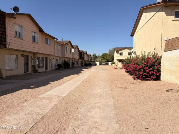 Phoenix, AZ 85019,3605 W BETHANY HOME Road #17