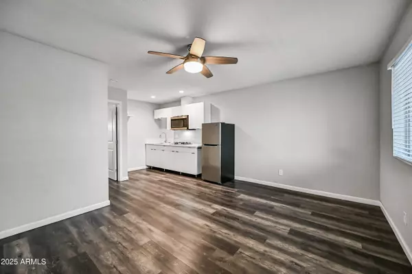 Phoenix, AZ 85018,3025 N 32nd Street #31