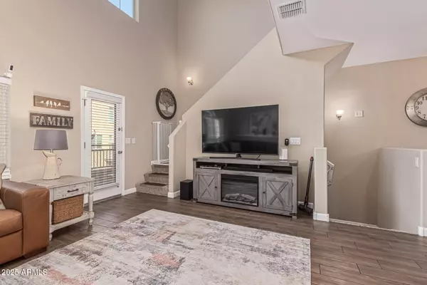 Gilbert, AZ 85233,240 W JUNIPER Avenue #1207