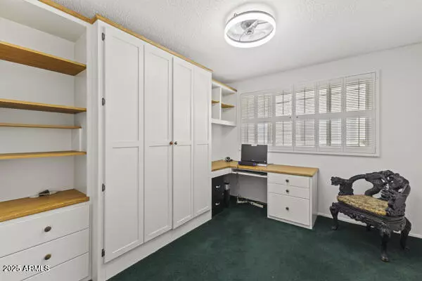 Phoenix, AZ 85013,500 W CLARENDON Avenue #D6