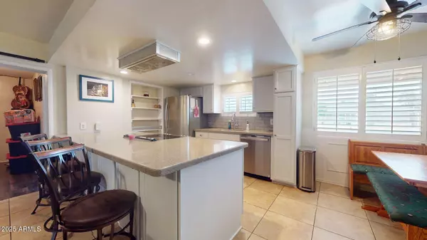 Mesa, AZ 85201,1421 W 6TH Place