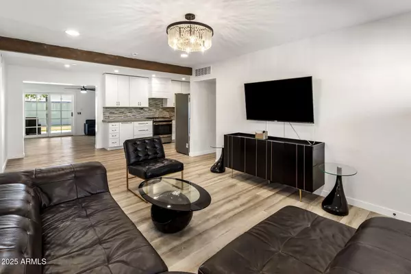 Scottsdale, AZ 85251,7707 E EARLL Drive