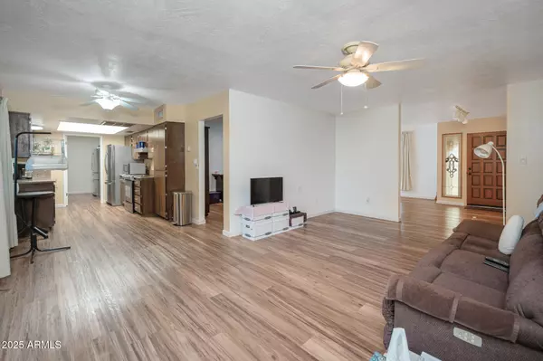 Glendale, AZ 85304,4915 W Larkspur Drive