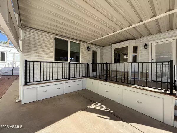 Apache Junction, AZ 85119,957 OXIDE Drive