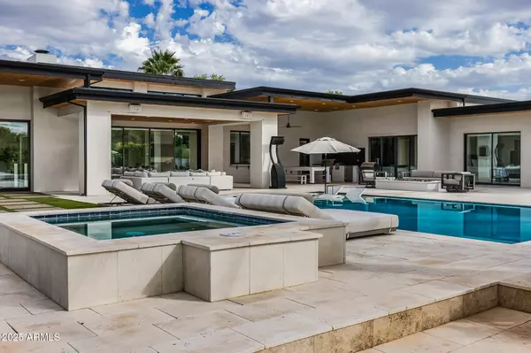 Paradise Valley, AZ 85253,9148 N 66TH Place