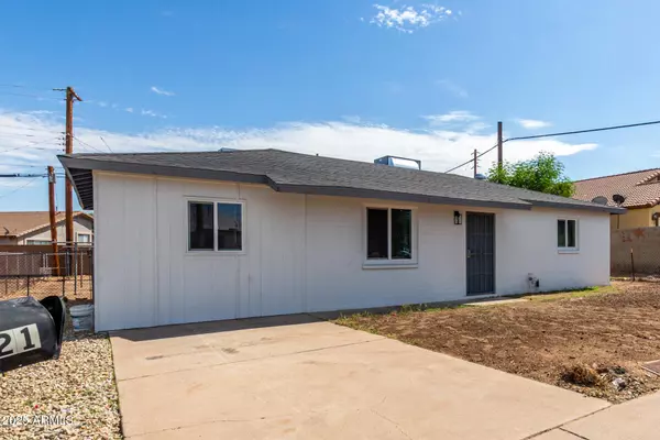 Phoenix, AZ 85040,5521 S 14TH Way