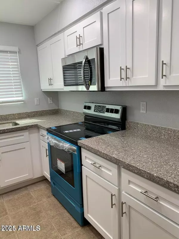 Glendale, AZ 85301,7156 N 66TH Drive
