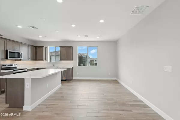 Phoenix, AZ 85085,2121 W Sonoran Desert Drive #65