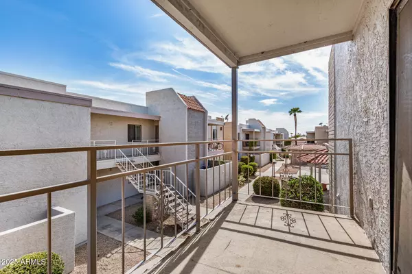 Phoenix, AZ 85032,16635 N CAVE CREEK Road #215