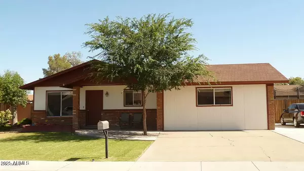 121 E OLIVE Avenue, Gilbert, AZ 85234