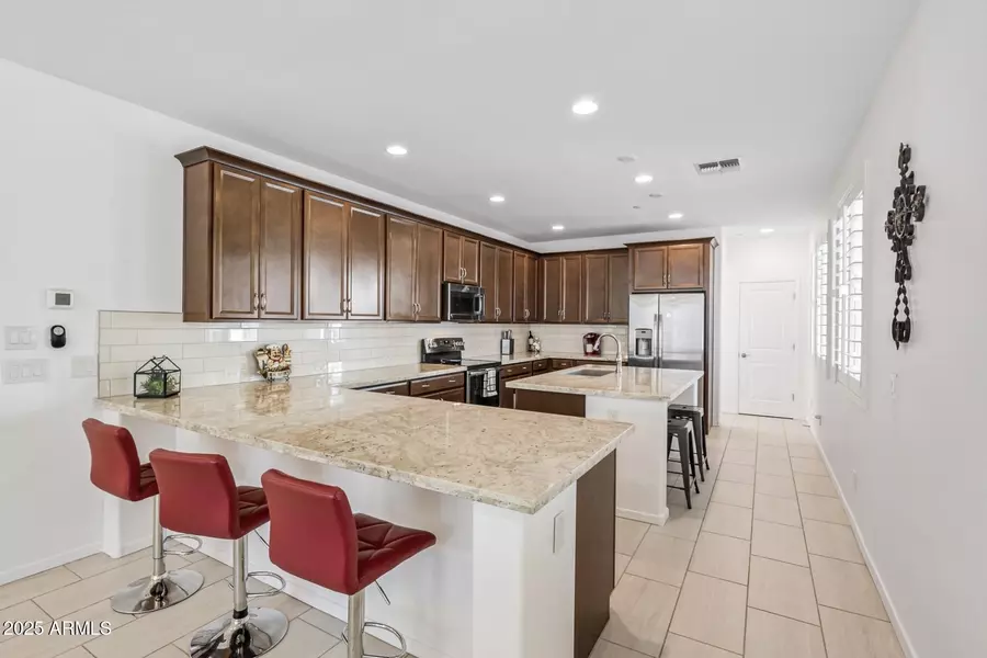 1743 E BRIDGEPORT Parkway, Gilbert, AZ 85295