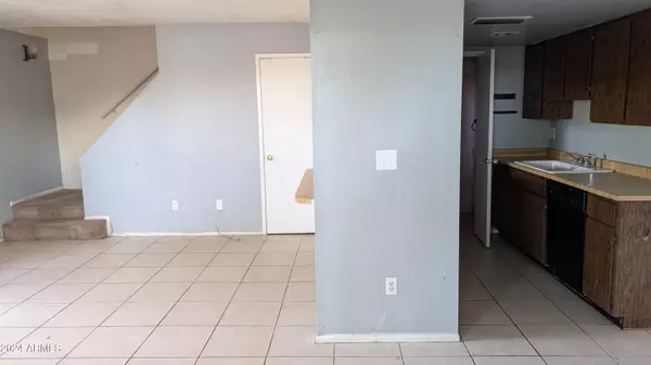 Phoenix, AZ 85020,10217 N 8TH Street #A