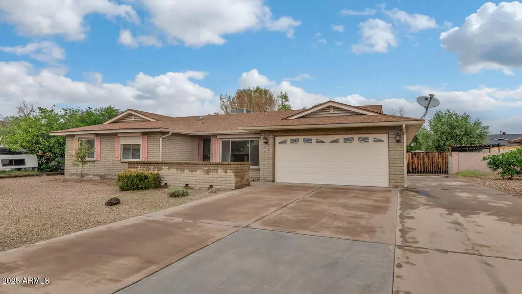 3942 W BARBARA Avenue, Phoenix, AZ 85051