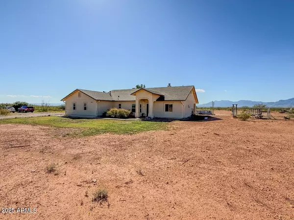 Huachuca City, AZ 85616,1002 E LENA Way