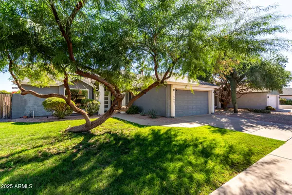 Phoenix, AZ 85032,15651 N 39TH Place