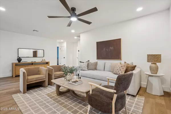 Scottsdale, AZ 85254,6208 E PARADISE Lane