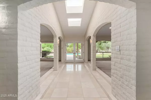 Paradise Valley, AZ 85253,6516 E MAVERICK Road