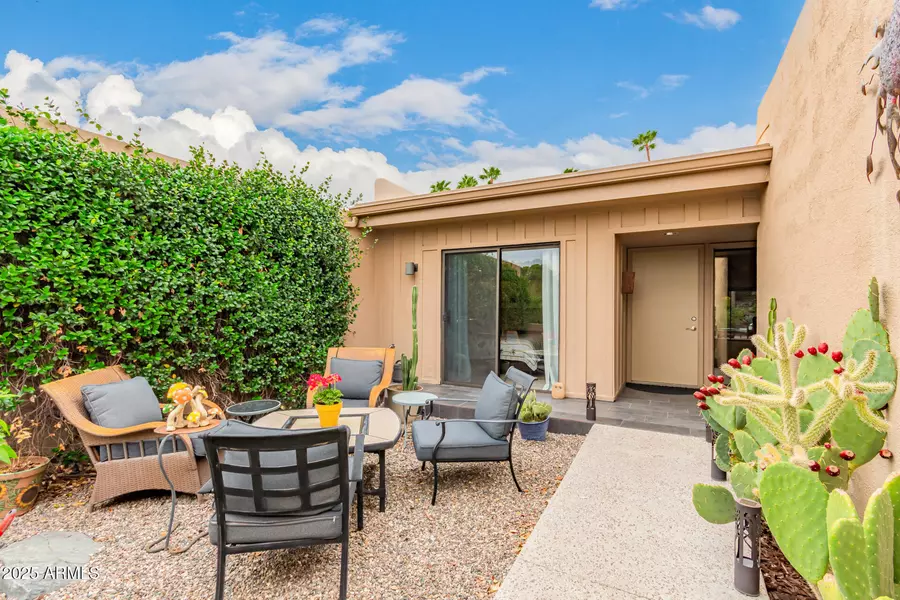 37300 N TOM DARLINGTON Drive #Q, Carefree, AZ 85377