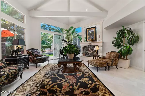 Scottsdale, AZ 85258,7799 E OAKSHORE Drive