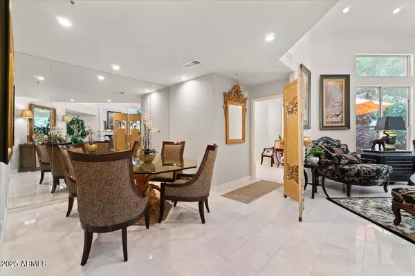 Scottsdale, AZ 85258,7799 E OAKSHORE Drive