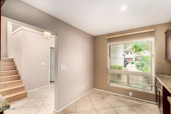 Phoenix, AZ 85028,11615 N 40TH Way