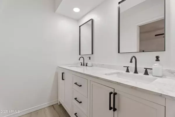 Mesa, AZ 85204,1668 S BRIAR --