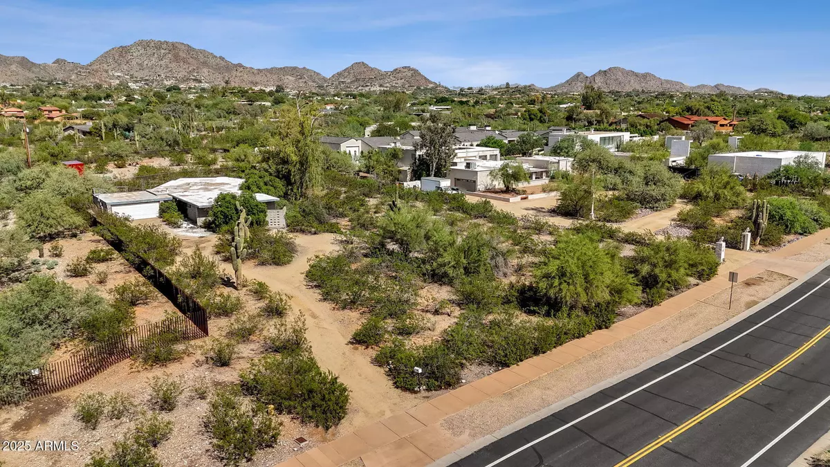 Paradise Valley, AZ 85253,3400 E STANFORD Drive #-